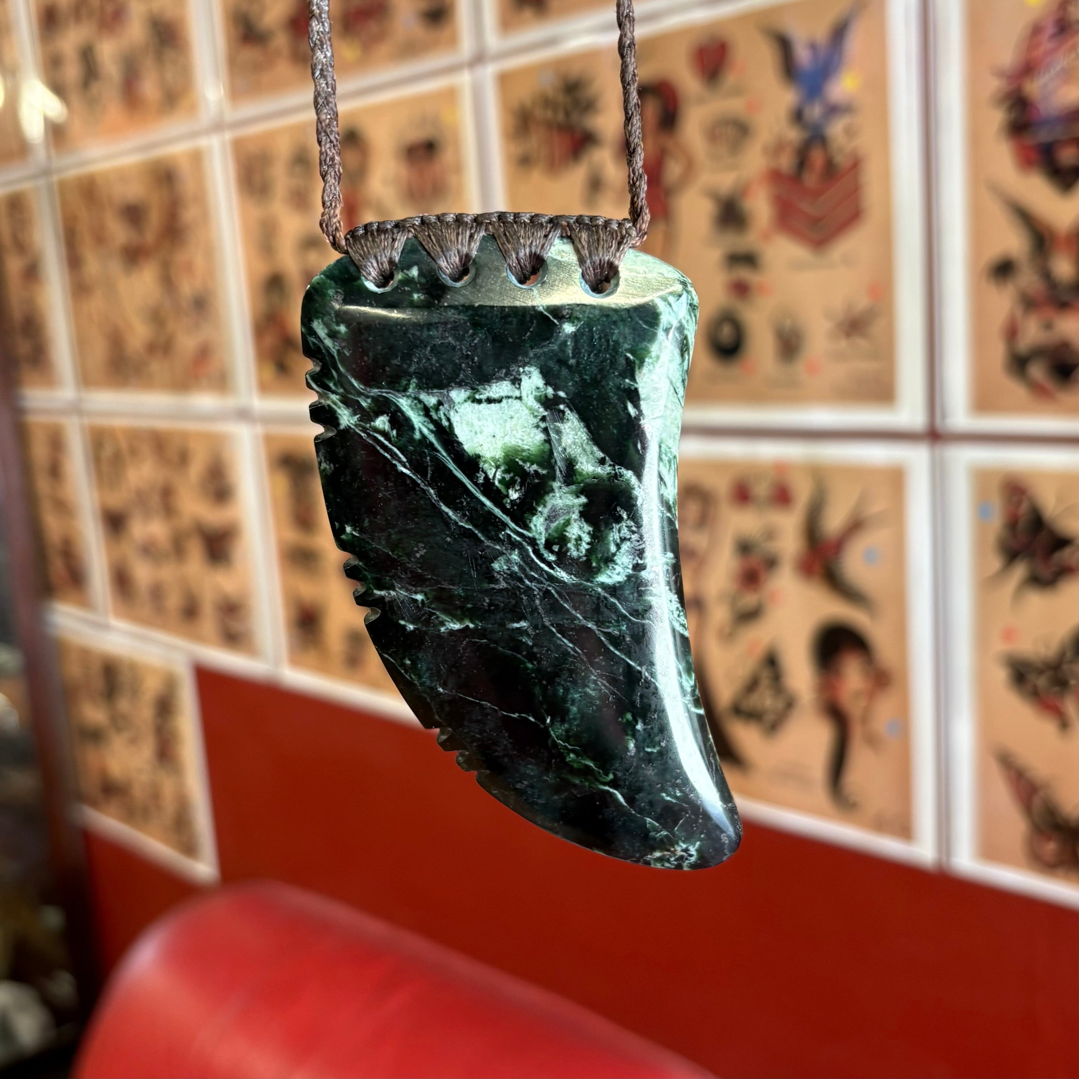 XL Douglas Creek Pounamu Niho Tooth